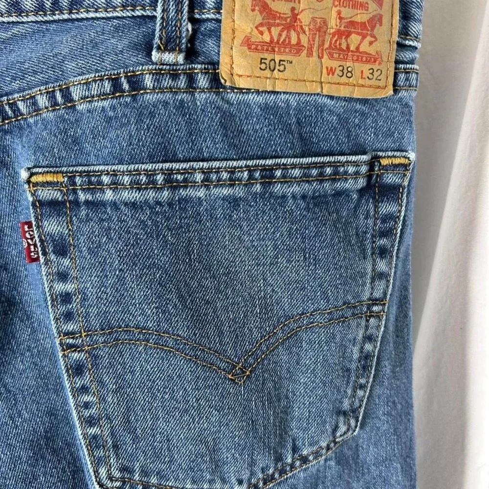 Levi's 505 Jeans Mens 38x32 Straight Leg Regular‎ Fit 505-4886